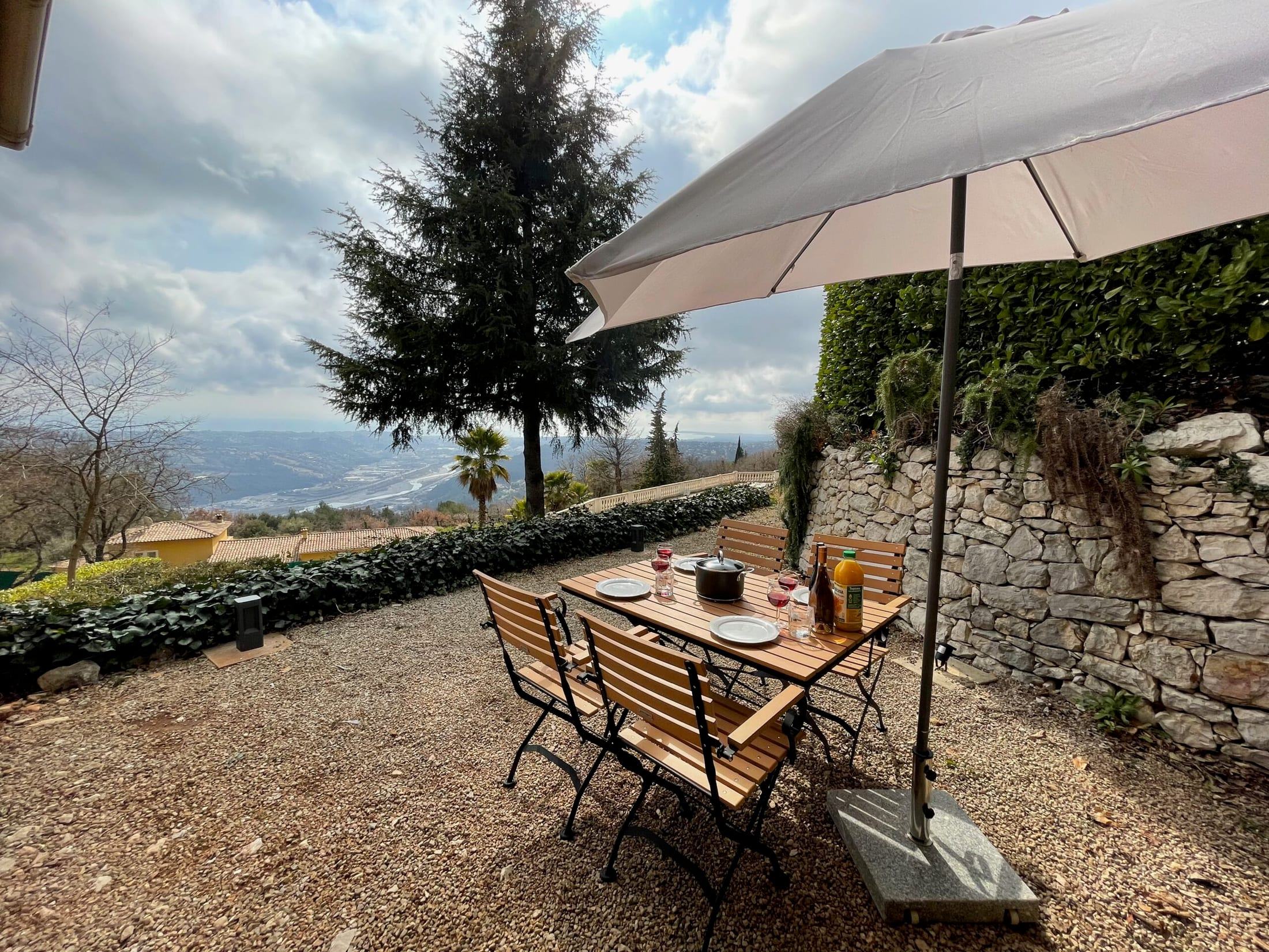 Terrasse privée avec vue sur la vallée